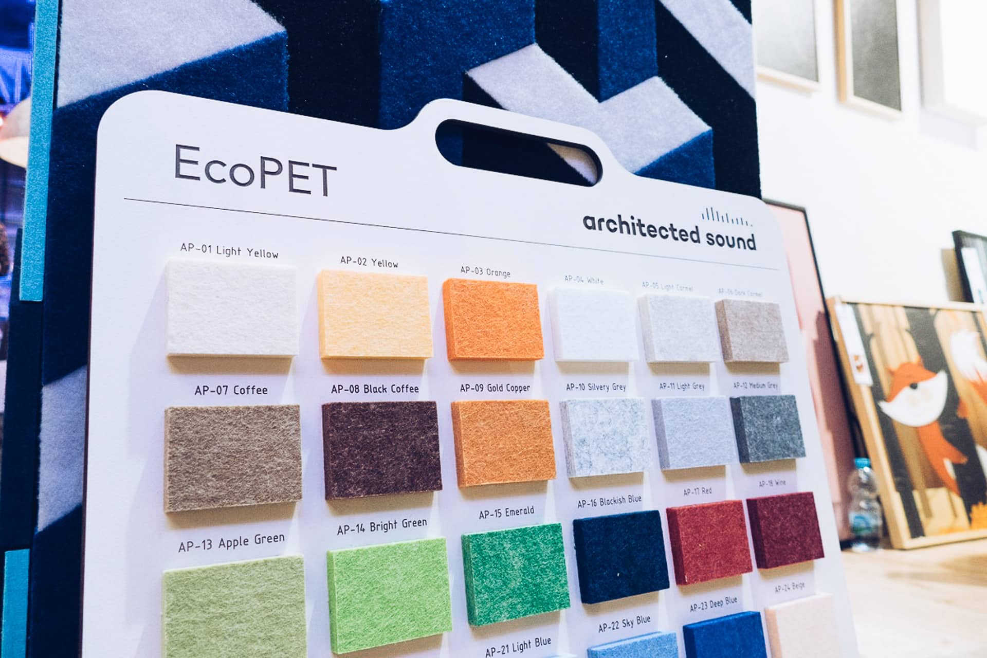 Wzornik kolorów panelu dźwiękochłonnego EcoPET, który prezentowaliśmy na targach 4 Design Days.