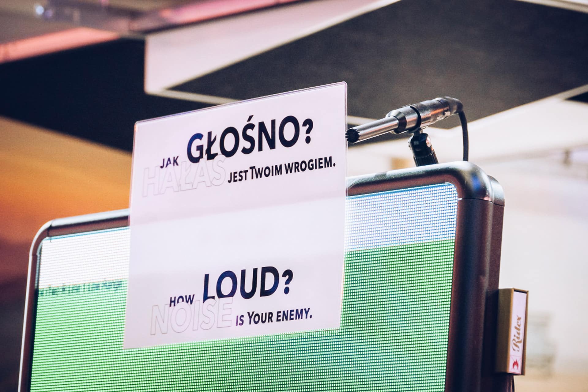 Pomiar poziomu hałasu na naszym stoisku podczas targów 4 Design Days