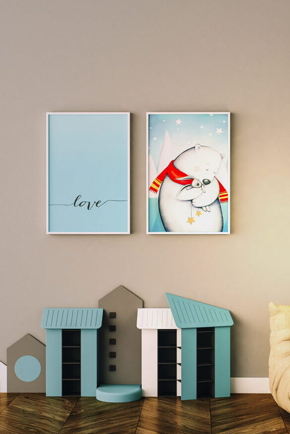 Kompozycja dwóch obrazów dźwiękochłonnych Aco-ustic Painting na ścianie w pokoju dziecięcym.