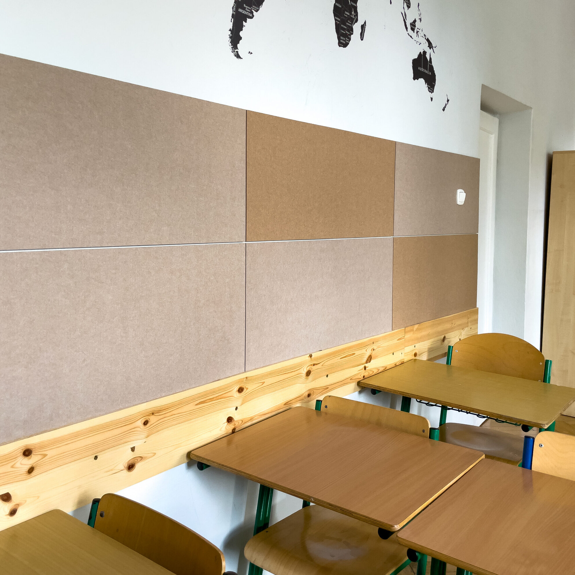 Adaptacja akustyczna sali lekcyjnej TSSP w Krakowie z panelami ściennymi EcoPET